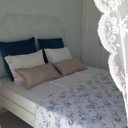 Amarilis Luxury Sarande