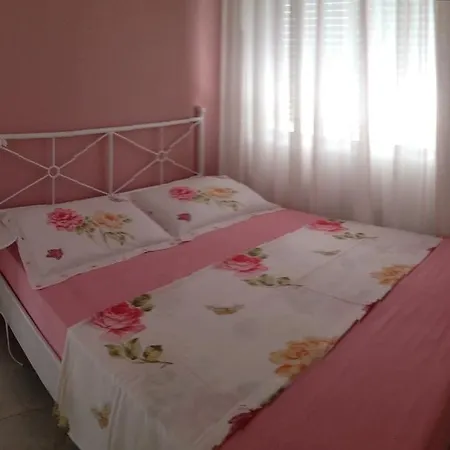 Amarilis Luxury